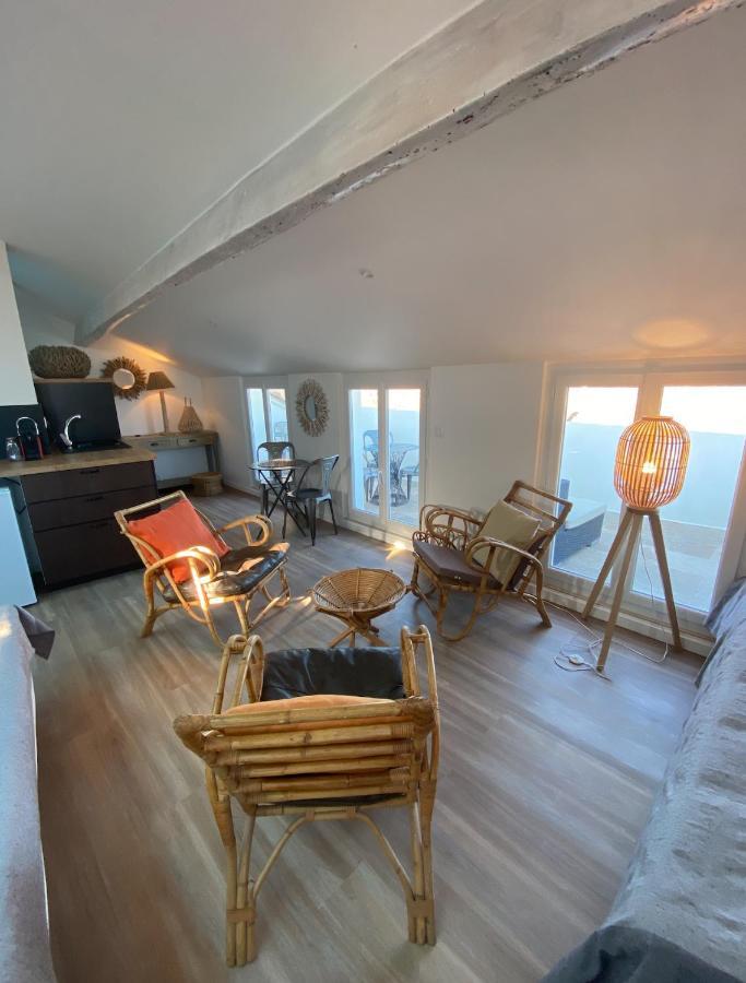Les Nuits Etoilees, Studio Terrasse Apercu Mer, Tres Lumineux, Ac, 100M Du Port Sanary Екстер'єр фото